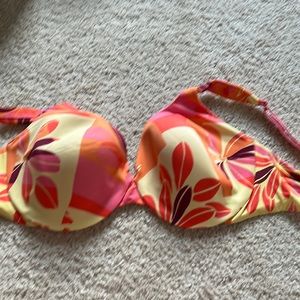Barely used body by Victoria Ipex 36D bra.